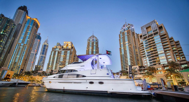 luxury yacht house dubai