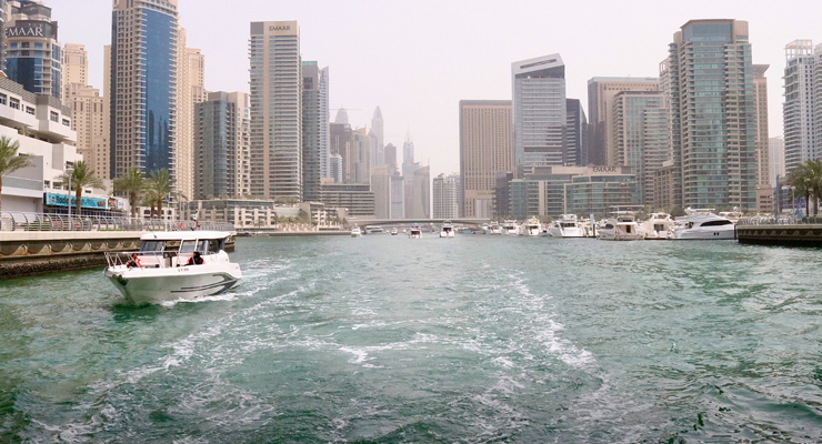 How can you rent a yacht in Dubai