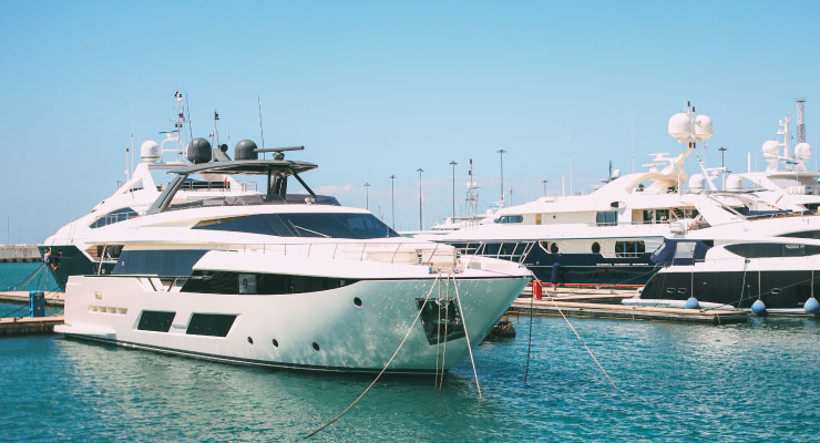 book-a-yacht-in-dubai