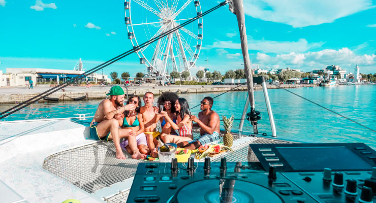 Yacht Charter in Dubai