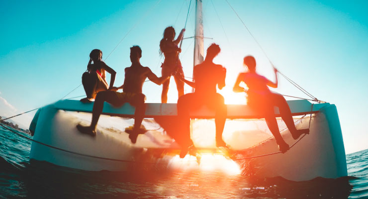 yacht rental companies in dubai