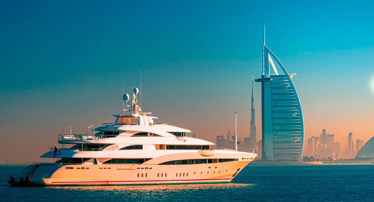 Get the Inside Scoop on Renting a Yacht in Dubai